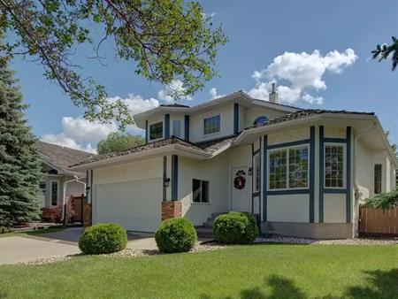 Ravine Walking Paths Hidden Gem...JUST RENO IN ESTABLISHED RIVERBEND | 253 Bulyea Road NW, Edmonton