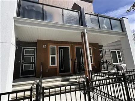 Fresh, Modern, and Move-In Ready Townhouse | Calgary