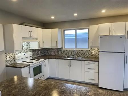 Large 3 Bedroom upper in Queensland | A - 203 Queensland Place Southeast, Calgary