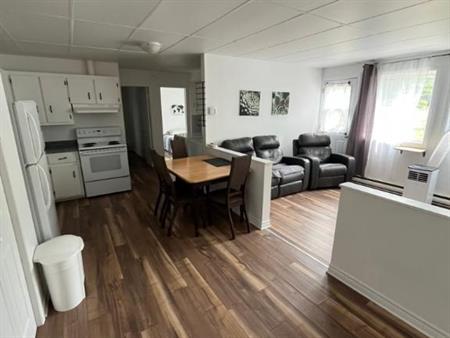 Logement 5 1/2 à louer tout inclus