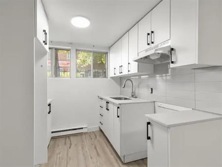 4761 Rue Hochelaga | 4761 Rue Hochelaga, Montreal