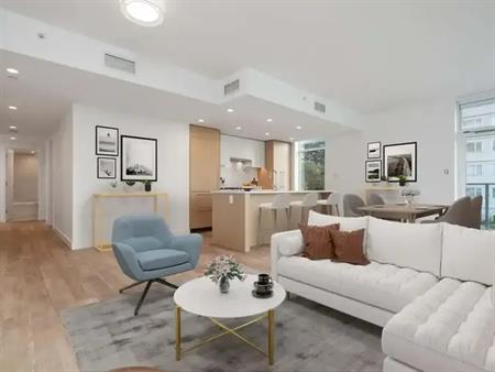 Argyle | 111 21st Street,, West Vancouver