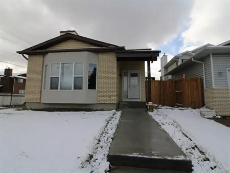 12 Pasadena Gardens NE | 12 Pasadena Gardens Northeast, Calgary