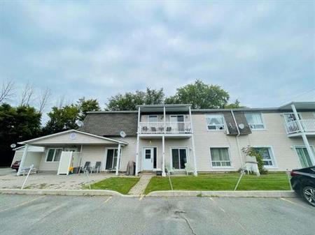 897 Notre Dame St Unit 8 | 897 Notre Dame St, Embrun