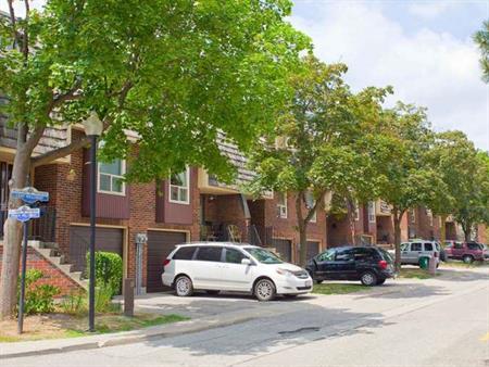 Willowood Townhomes | 4 Sandbar Willow Way, North York