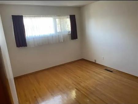 spacious two-bedroom main floor suite in Glenbrook on 44 ST SW | 3817 44 Street Southwest, Calgary
