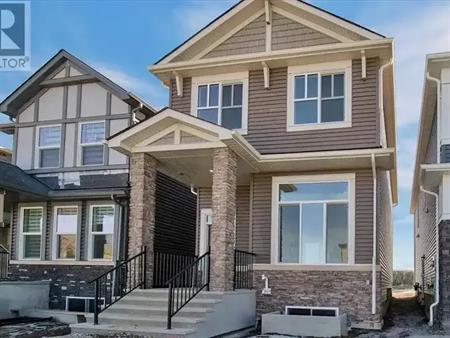 Modern 3-Bedroom Detached Home in CreekView SW – Full House Rental | 19 Creekview Common Southwest, Calgary