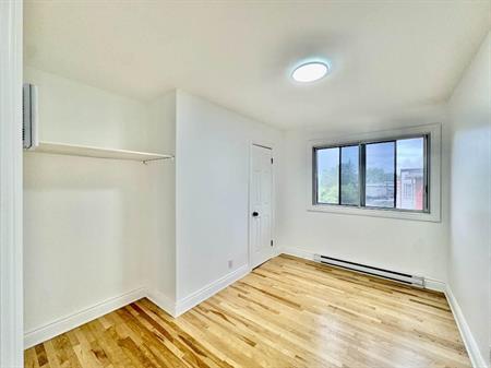🏡 Très grand 5 ½ à louer – 3 chambres | Ahuntsic 🏡