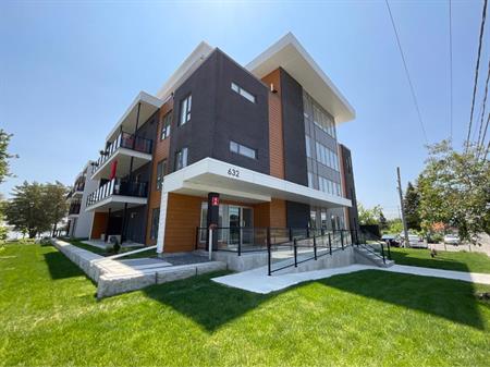 632 Notre-Dame Repentigny | 4½ à louer | Penthouse | VUE SUR LE FLEUVE | INTERNET | ASCENSEUR | STATIONNEMENT EXTÉRIEUR | EAU
