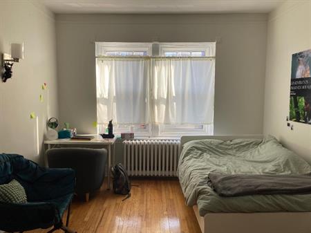 5 1/2 disponible dès maintenant proche de Villa Maria
