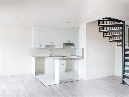 Grand 5 ½ à Louer – Disponible 1 Juillet