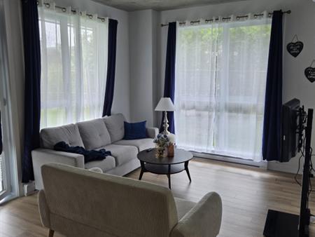 Magnifique Condo 4 1/2 Cession De Bail