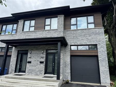 4 Beds 3.5 Baths Semi-detached House