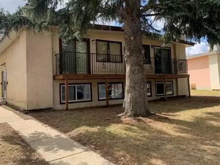 B 6042 58A Street | 6042 58A Street, Red Deer