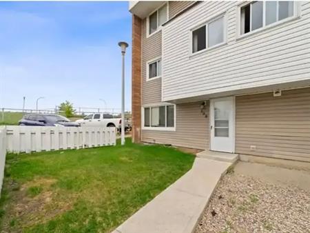 Cozy 3 bedrooms townhouse for rent | 308 - 2908 116A Avenue Northwest, Edmonton