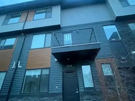 210 Corner Glen Circle Northeast, Calgary, AB | 210 Corner Glen Circle Northeast, Calgary