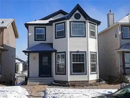 Pet Friendly Beautiful NW Main floor In the NW Available June 1st | Calgary