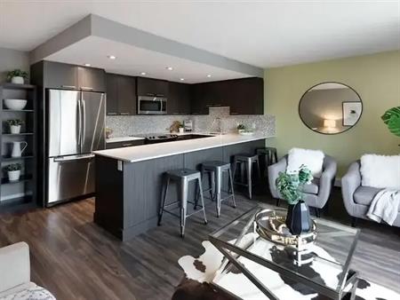 Prime Sunnyside 1 Bedroom Condo ALL UTILITIES/INTERNET + PARKING INCLUD | 206 - 916 Memorial Drive Northwest, Calgary