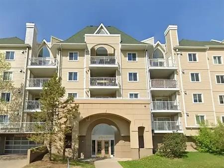 Top Floor Condo w/Loft Steps from Downtown, the Legislature and River Valley | 412 - 9640 105 St NW, Edmonton