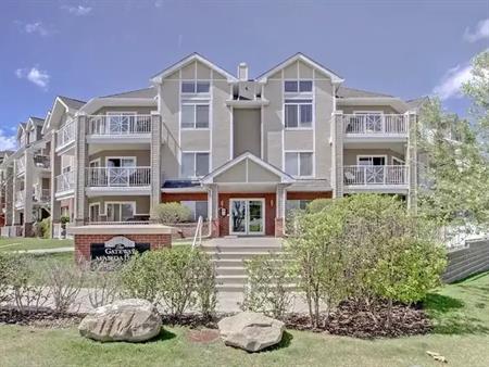 Beautiful Modern Condo In The Heart of Marda Loop! | 112 - 1808 36 Avenue SW, Calgary