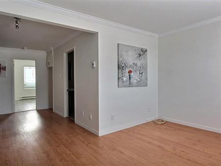 LOGEMENT 3 1/2 PLESSIVILLE (Centre-ville) A LOUER