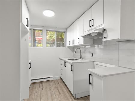 1 Bed, 1 Bath - 4761 Rue Hochelaga, Montréal