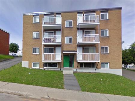 21 Rue Courchesne (Hull) Spacieux Logement De 2 Chambres