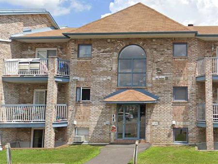 211 Chemin De La Savane (Gatineau) Spacieux Appartement Sur 2 étages – 3 Chambres