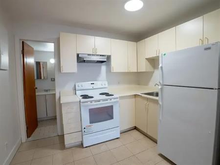 5576 St. Denis | 5576 Rue Saint-Denis, Montreal
