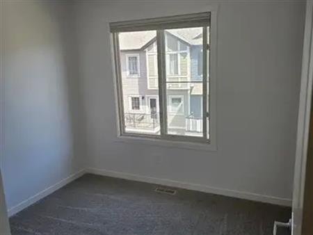 Beautiful Spacious Townhome in Legacy | 152 Legacy Point Southeast, Calgary