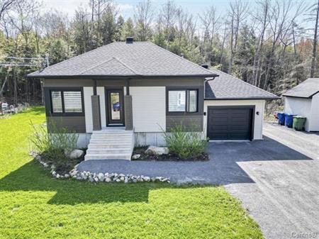 Maison de plein pied à louer disponible le 1 Juillet.