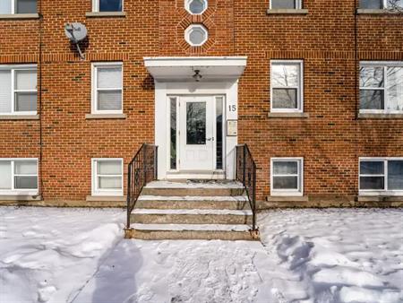15 Lenore Place #4: 1-Bedroom Apartment (Kingsview Park East, Ottawa) | 15 Lenore Place, Ottawa