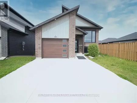 145 ARROWHEAD LANE | 145 ARROWHEAD LANE, Chatham-Kent