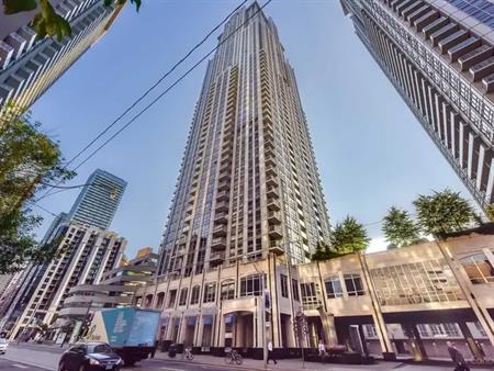 College Park North Tower | 763 Bay Street, Toronto