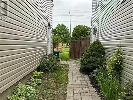 106 ELVASTON AVENUE | 106 ELVASTON AVENUE, Ottawa
