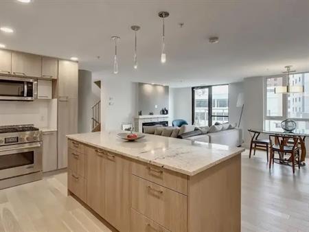 Stunning, Modern 2300 sq.ft. Townhouse/Condo Available! | 9720 106 St NW, Edmonton