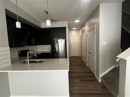 3-Bedroom, Den & 3.5-Bath  Semi-Detached Home in Fraser – Northwest | Edmonton