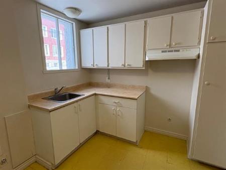 3 ½ au sous-sol à louer – Confortable et abordable