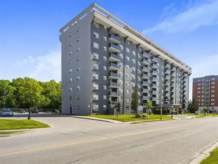 Doral Tower Apartments | 100 Lancaster Drive, Welland