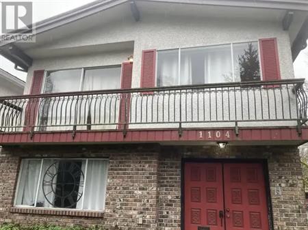 UPPER 1104 E 18TH AVENUE | UPPER 1104 E 18TH AVENUE, Vancouver