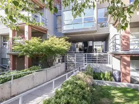 Kitsilano Bridgewater Cozy Home! | 3161 West 4th Avenue, Vancouver