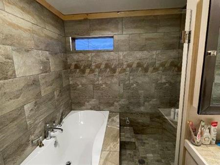 GRAND 5 1/2 à louer à Magog ( Triplex ) Disponible : 1 AOÛT 2025
