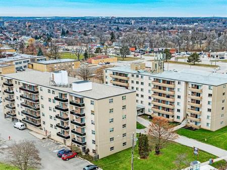 Lynnwood Place | 19 & 23 Lynnwood Drive, Brantford