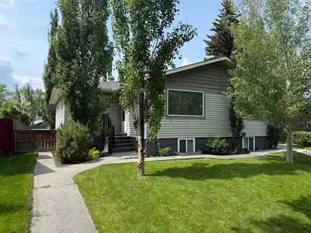 Beautiful Fully Renov.   Main floor.  ALL UTILITIES INCLUDED. | Calgary