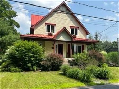 Magnifique 4½ situé dans la montagne de Bromont