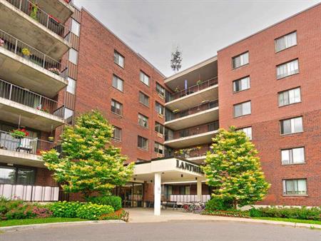 2 Bedroom Available At 321 Lanthier Avenue, Pointe-Claire - 321 Lanthier Avenue, Pointe-Claire