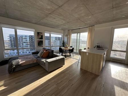 Condo à Louer, 1er Mois Gratuit !!!