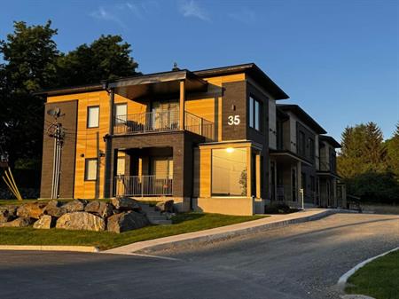 Condo 3 1/2 50 Ans Et +