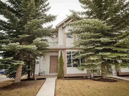 3 Bedroom Townhouse + Basement | 16208 Shawbrooke Road Southwest, Calgary