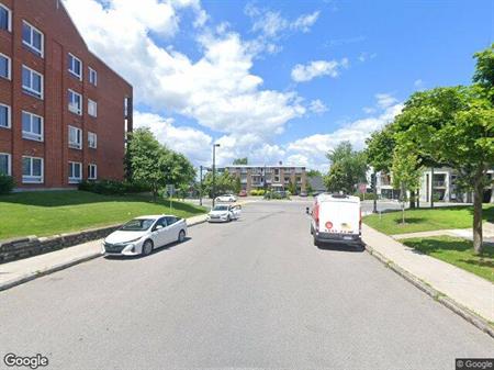 1er Août Près Université Cégeps Ste-Foy